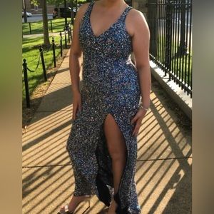 MAC DUGGAL SEQUINED SLEEVELESS V NECK SIDE SLIT GOWN- Navy Multi